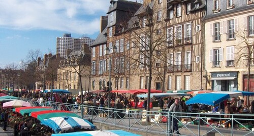 Французский город Ренн. Фото ENoz - https://ru.wikipedia.org/wiki/Рен#/media/Файл:Marché_des_Lices.jpg