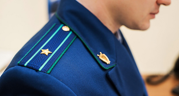 Сотрудник прокуратуры. Фото Елены Синеок, "Юга.ру" Сотрудник прокуратуры. Фото Елены Синеок, "Юга.ру"