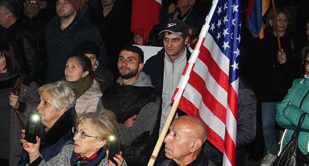 Участники акции. Ереван, 22 ноября 2022 г. Фото Тиграна Петросяна для "Кавказского узла" Участники акции. Ереван, 22 ноября 2022 г. Фото Тиграна Петросяна для "Кавказского узла"