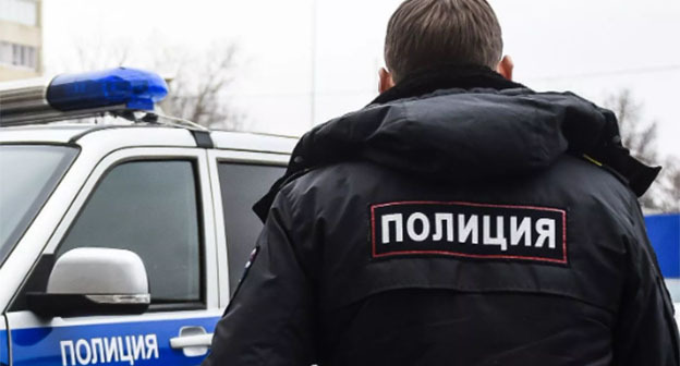 Сотрудник полиции. Фото: Елены Синеок, Юга ру Сотрудник полиции. Фото: Елены Синеок, Юга ру