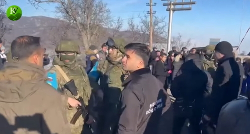 Участники акции протеста в Лачинском коридоре. Фото: стоп-кадр видео "Кавказского узла"
