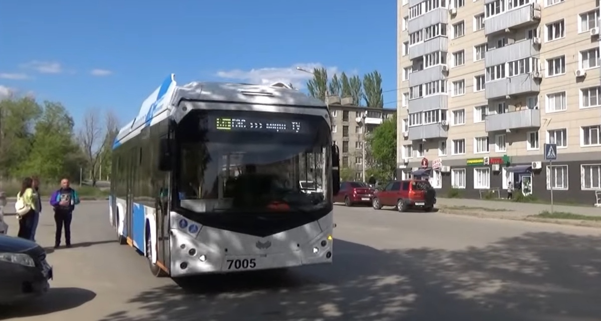Троллейбус в Волгограде. Кадр видео из YouTube-канала "Электротранспорт Волгограда" https://www.youtube.com/watch?v=b9yQPWDOX_I Троллейбус в Волгограде. Кадр видео из YouTube-канала "Электротранспорт Волгограда" https://www.youtube.com/watch?v=b9yQPWDOX_I