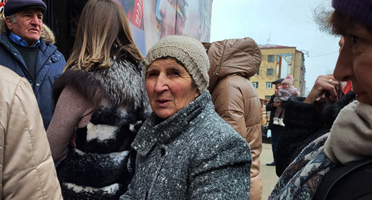 Жители Степанакерта.Фото Алвард Григорян для "Кавказского узла"