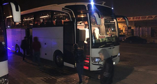 Граждане Азербайджана, эвакуированные из Турции, направляются на территорию Грузии. Фото: https://www.trend.az/azerbaijan/politics/3707293.html