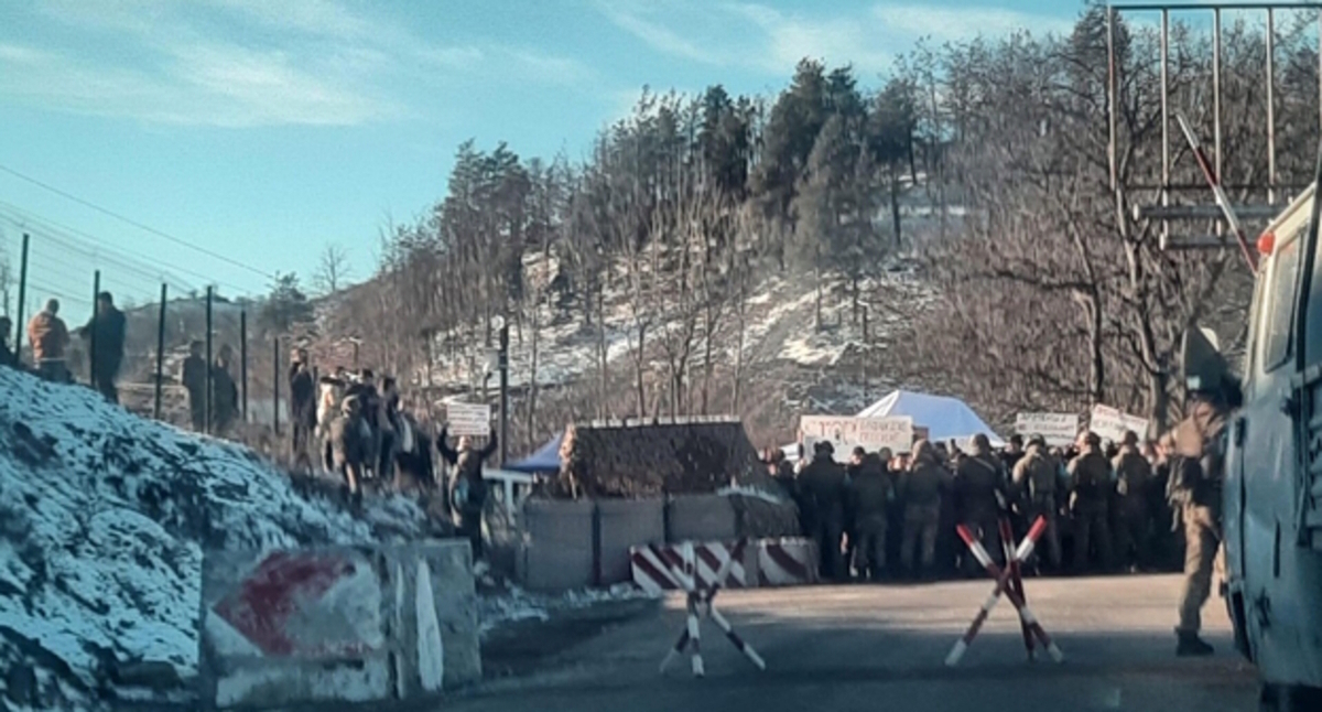 Блокада Лачинского коридора, фото: verelq.am Блокада Лачинского коридора, фото: verelq.am