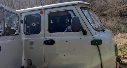 Обстрелянный в Нагорном Карабахе автомобиль, фото: пресс-служба МВД Нагорного Карабаха