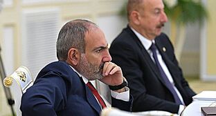Никол Пашинян (на первом плане) и Ильхам Алиев. Фото: https://ru.yerevan.today/51972