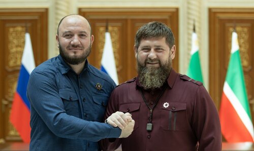 Иса Тумхаджиев и Рамзан Кадыров. Скриншот https://t.me/RKadyrov_95/3846