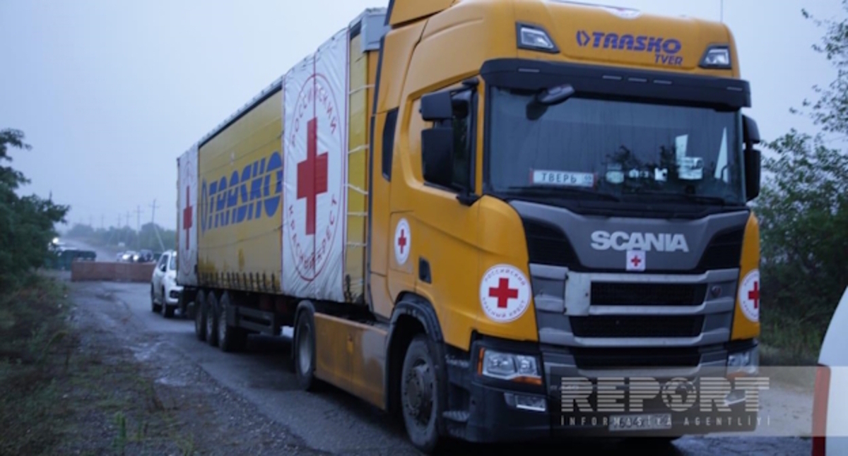 Фура с гуманитарным грузом, фото: https://static.report.az/photo/77691829-2c6a-3058-97f6-19c0a4e81cf0.jfif Фура с гуманитарным грузом, фото: https://static.report.az/photo/77691829-2c6a-3058-97f6-19c0a4e81cf0.jfif