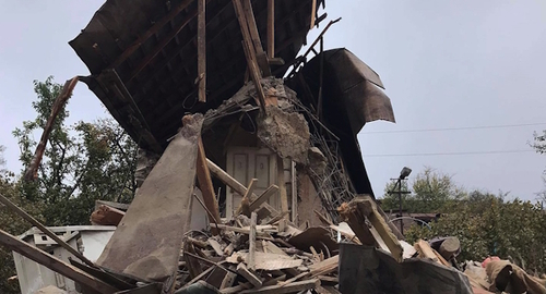 Разрушенный обстрелом дом в Нагорном Карабахе, 2020 год. Фото Алвард Григорян для "Кавказского узла".