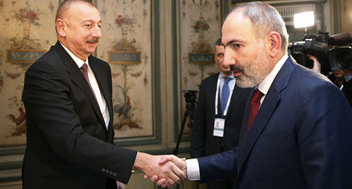 Ильхам Алиев (cлева) и Никол Пашинян. Фото: https://www.primeminister.am/