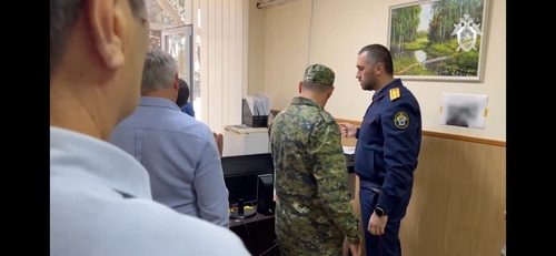 Обыски в мэрии Буйнакска. Скриншот видео https://t.me/dagestan_sledcom05/1610