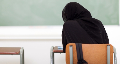 Студентка в хиджабе, фото: shutterstock.com