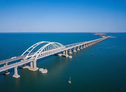 Крымский мост. Фото: Rosavtodor.ru https://ru.wikipedia.org