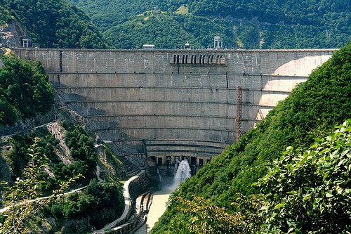 Ингурская ГЭС. Фото: Paata Vardanashvili https://ru.wikipedia.org