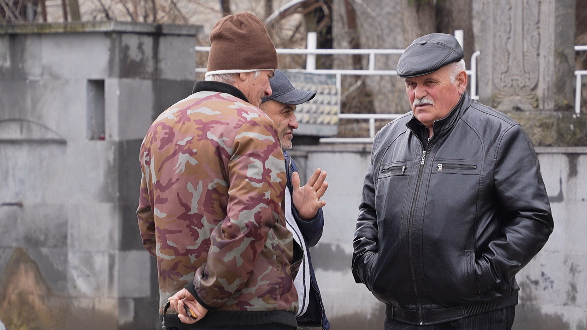Жители Воскепара. Фото: Арман Караджян / JAMNews