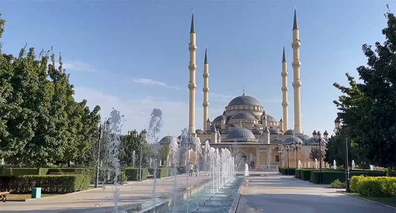 Грозный. Кадр из видео https://www.youtube.com/watch?v=8jBR6cal0SA Грозный. Кадр из видео https://www.youtube.com/watch?v=8jBR6cal0SA