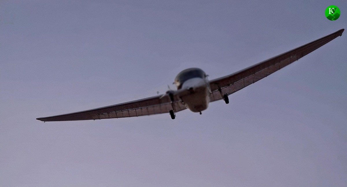 БПЛА в небе. Иллюстрация создана "Кавказским узлом" с помощью ИИ в программе Photoshop