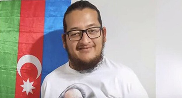 Фамиль Халилов. Скриншот видео Meydan TV https://www.youtube.com/watch?v=exZkjbxMWw0 Фамиль Халилов. Скриншот видео Meydan TV https://www.youtube.com/watch?v=exZkjbxMWw0