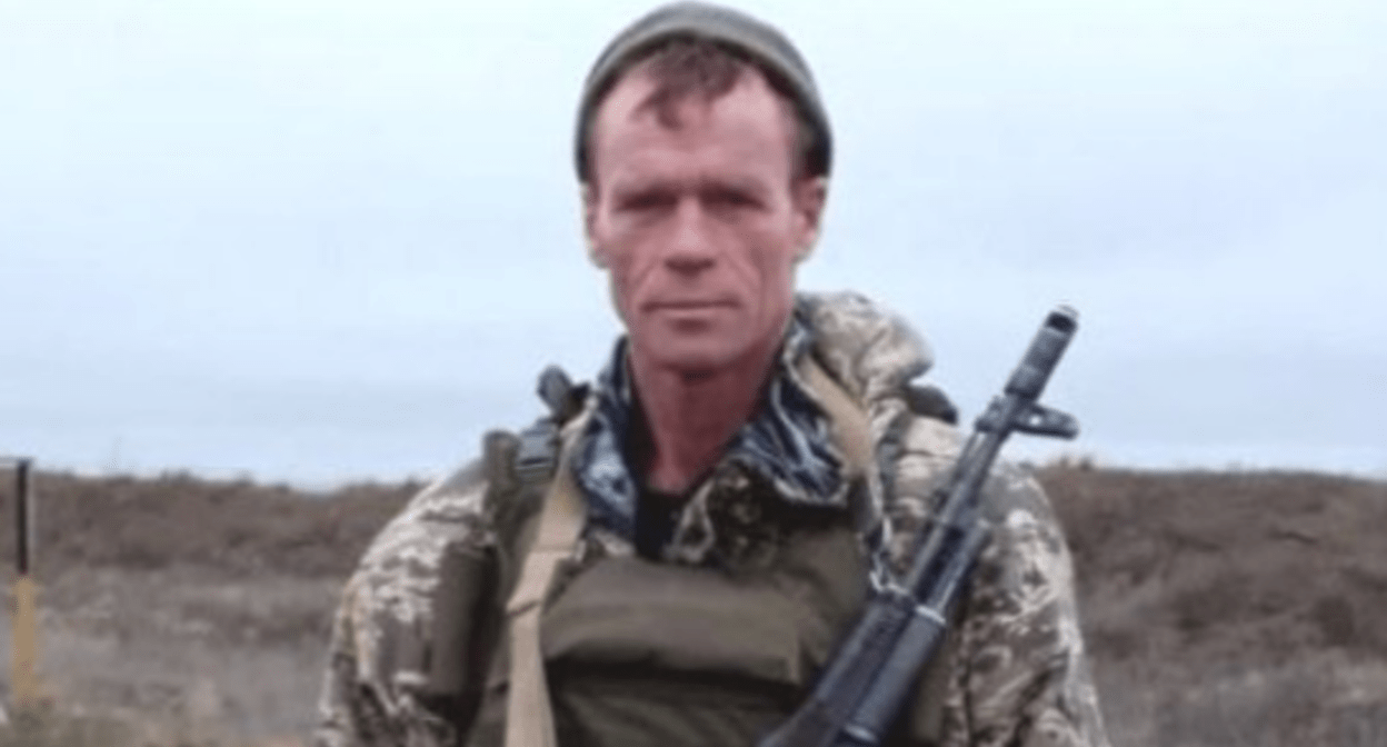 Александр Зяблов. Скриншот фото из Telegram-канала администрации Икрянинского района от 04.04.25, https://t.me/ikradm/10300.