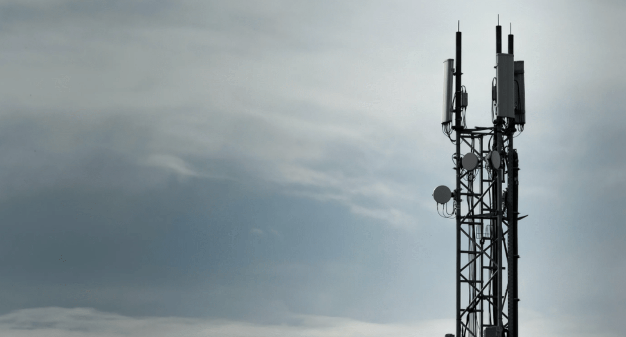 Сотовая вышка. Скриншот фото https://immunocap.ru/photo/sotovaya-svyaz-7/16.