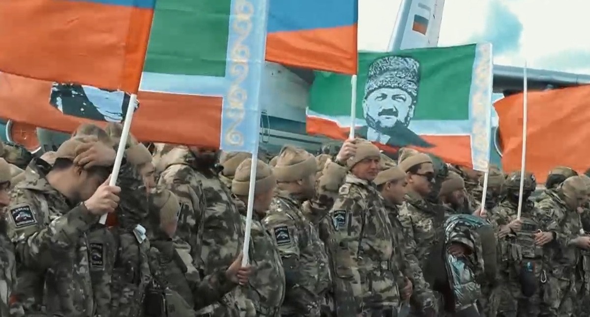 Отправка бойцов из Грозного. Кадр видео в Telegram-канале Кадырова t.me/RKadyrov_95/5642