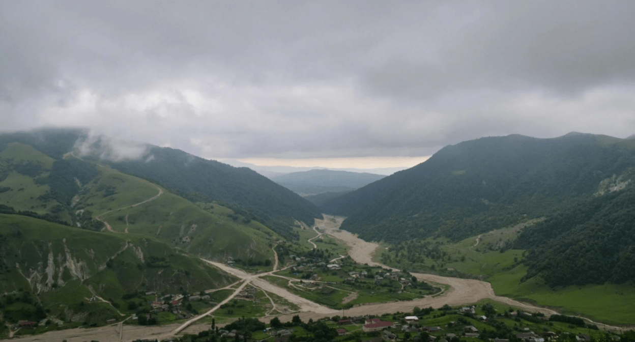 Село в Чечне. Скриншот фото с сайта https://www.culture.ru/events/3606150/urok-kraevedeniya-selo-v-kotorom-ya-zhivu