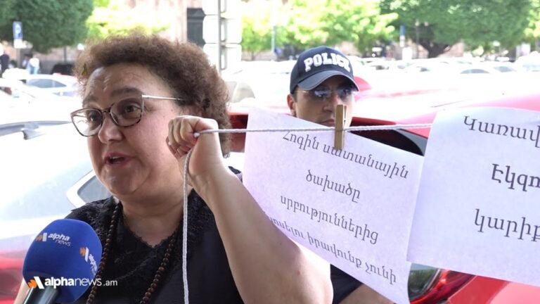 Участники акции протеста в защиту церкви. 2 июня 2025 года. Скриншот видео https://alphanews.am/ru/pashinyan-hochet-podchinity-sebe-armyansk/