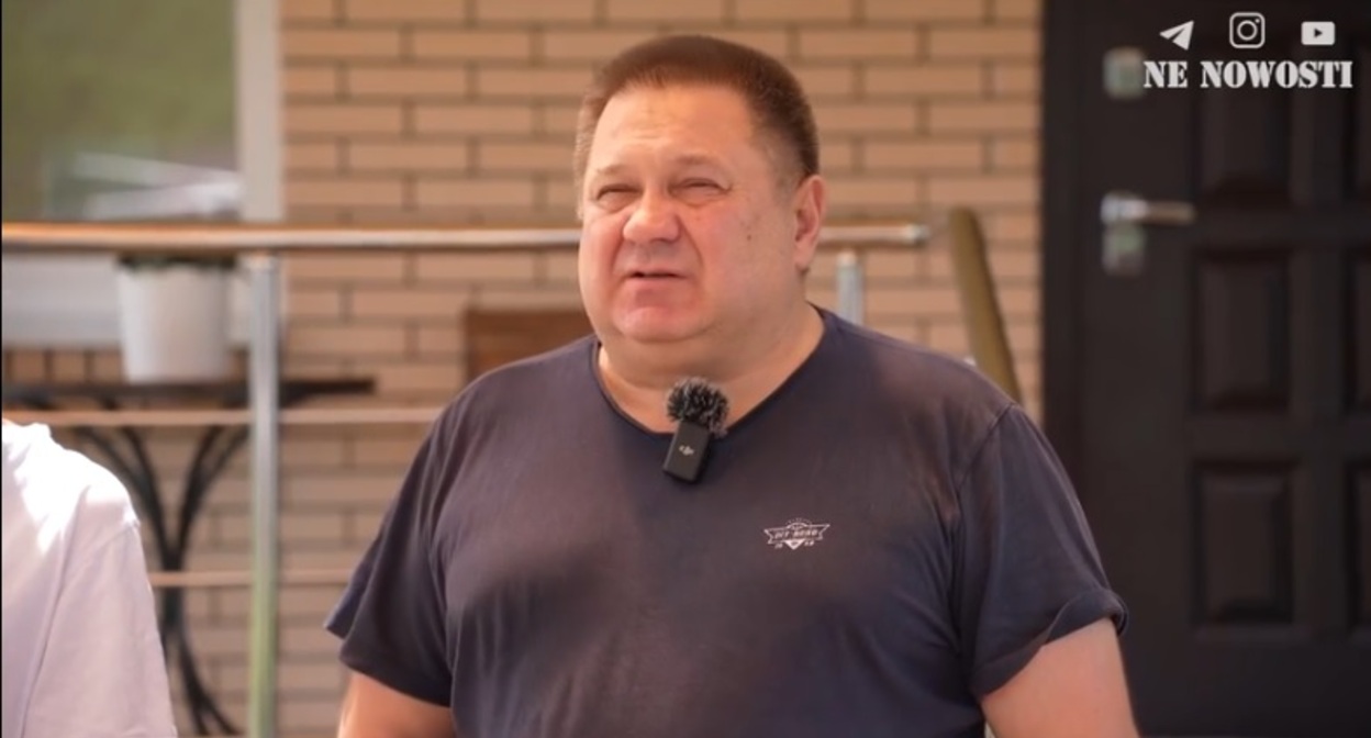 Игорь, глава семьи из Северского района, которая не может добиться выплаты по Херсонскому сертификату. 
Скриншот с видео блогера Игоря Щербацкого https://vkvideo.ru/video-211417460_456239485?list=9ded7d01ad81dbfacd