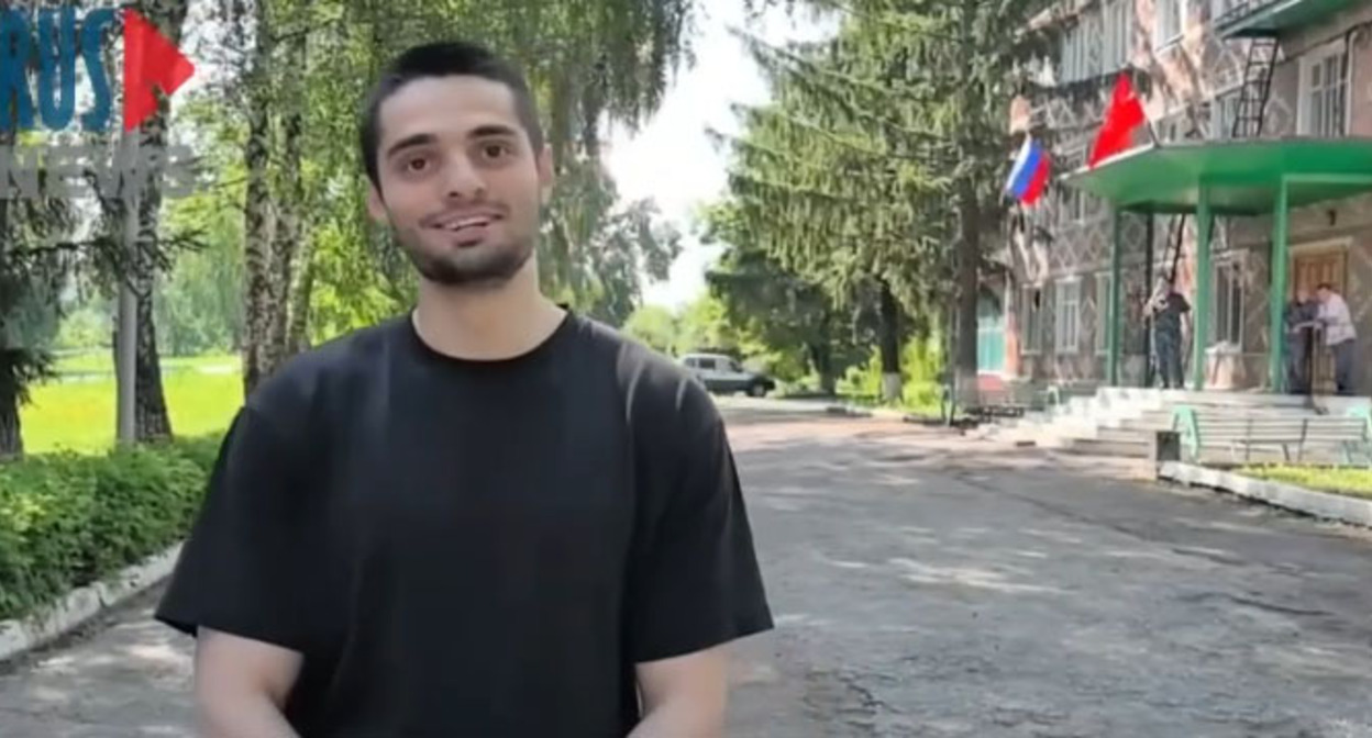 Cайд-Мухаммад Джумаев. Скриншот видео https://islamnews.ru/2025/7/18/osuzhdennyy-za-nasilie-v-otnoshenii-omona-sayd-mukhammad-dzhumaev-vyshel-na-svobodu