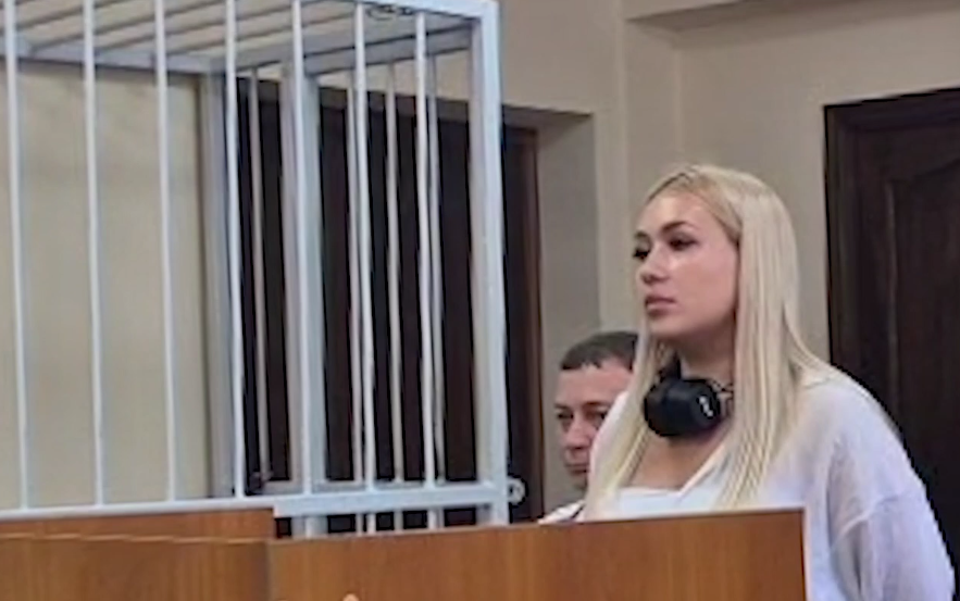 Карина Ощуркова в суде. Скриншот фото из Telegram-канала пресс-службы судов Краснодарского края от 4 августа, https://t.me/opskuban/1264