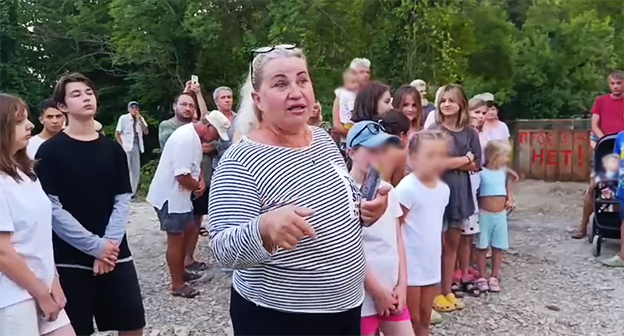 Жители Лермонтово. 13 августа 2025 г. Скриншот видео https://vkvideo.ru/video-142895107_456239236