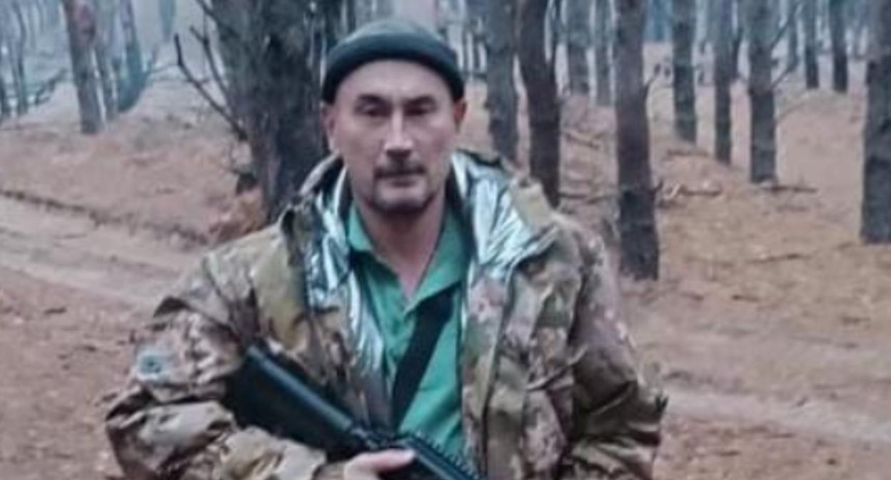 Рашид Наушаев. Скриншот фото из Telegram-канала администрации Володарского района от 13.08.25, https://t.me/regionvol/10582.