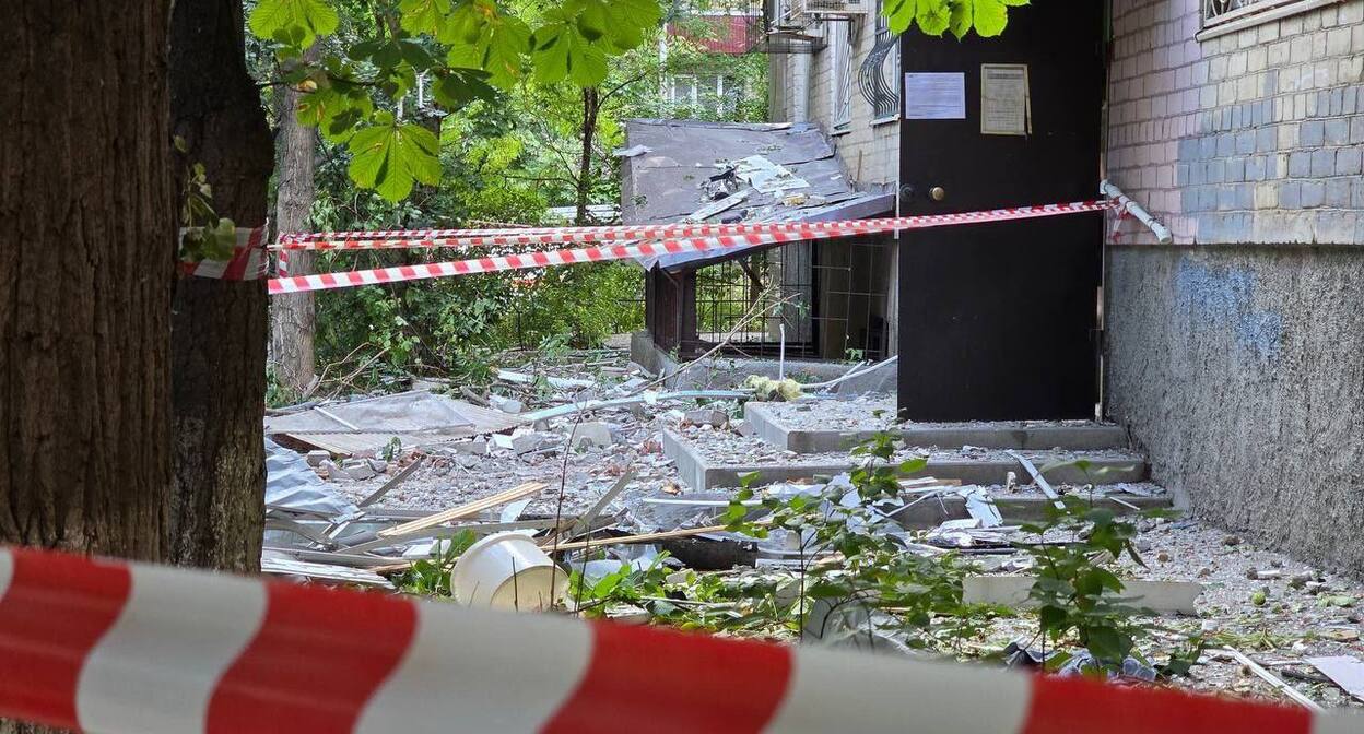 Последствия атаки БПЛА в Ростове-на-Дону. Телеграм-канал Юрия Слюсаря. https://t.me/Yuri_Slusar/2657