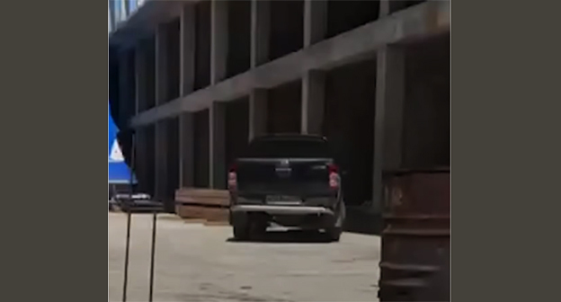 Незаконная стройка в Верхнем Гунибе. Скриншот видео https://www.instagram.com/reel/DNfvd54oX_C/ принадлежит компании Meta, деятельность которой запрещена в России