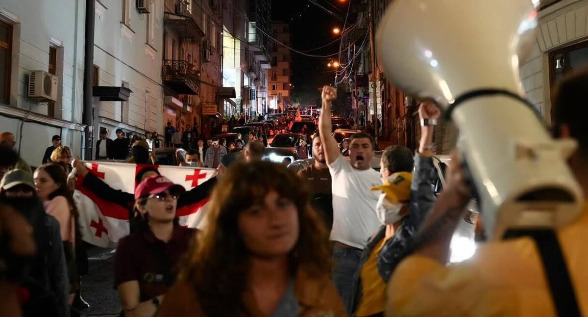 Участники акции протеста у Верховного суда. Фото: Keto Mikadze / Publika