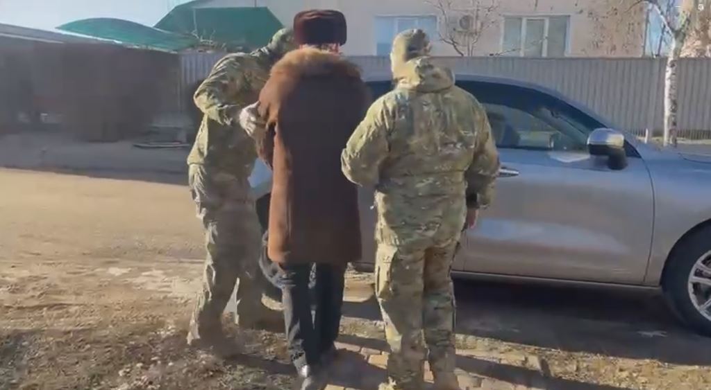 Задержание Александра Пономарева. Кадр оперативного видео УФСБ по Волгоградской области.