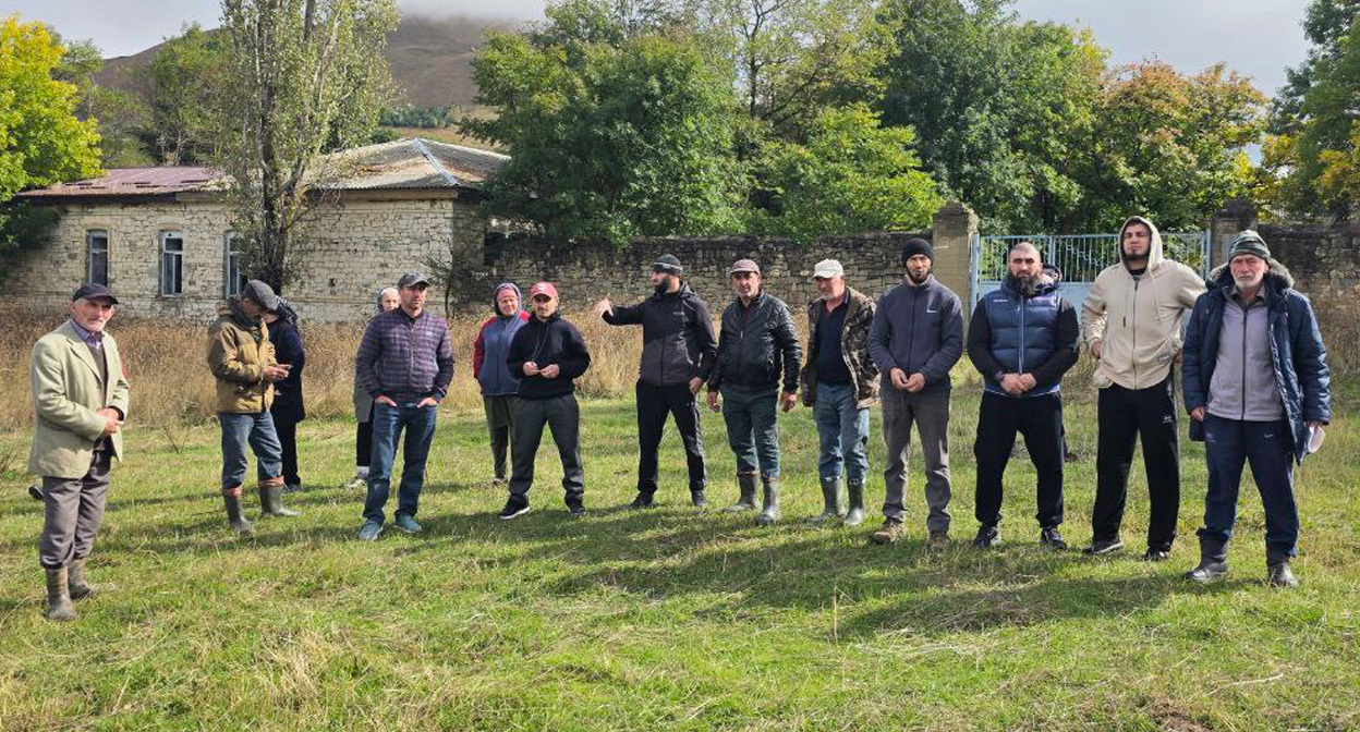 Жители села. Фото: https://t.me/chernovik_new