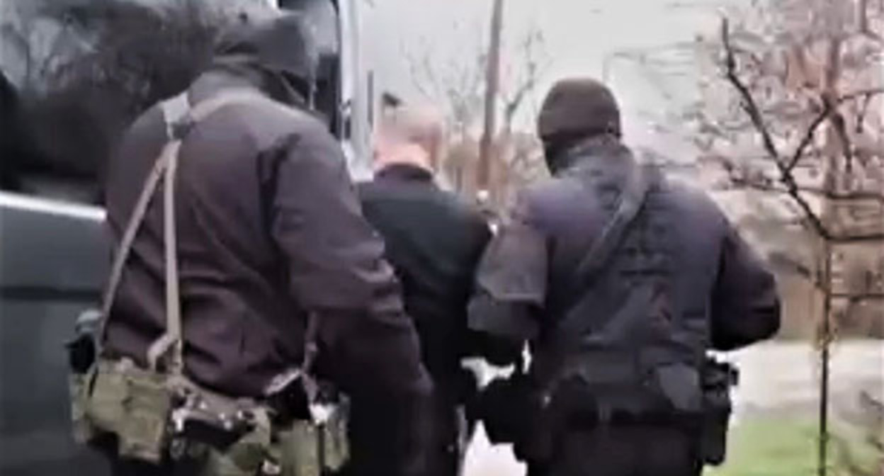 Задержание Ислама Бациева. Март 2024 г. Скриншот видео https://regnum.ru/news/3877245