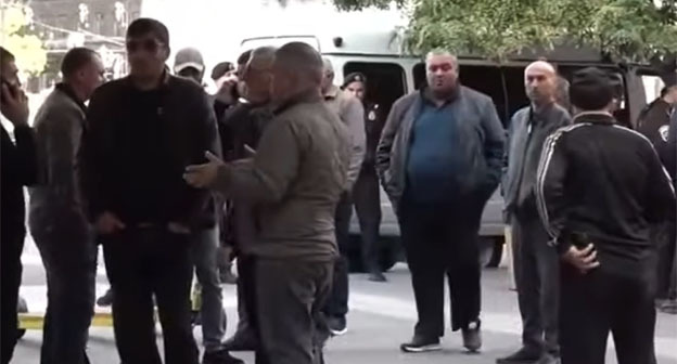 Акция протеста дальнобойщиков. 20 октября 2025 г. Скриншот видео https://news.am/rus/news/910568.html