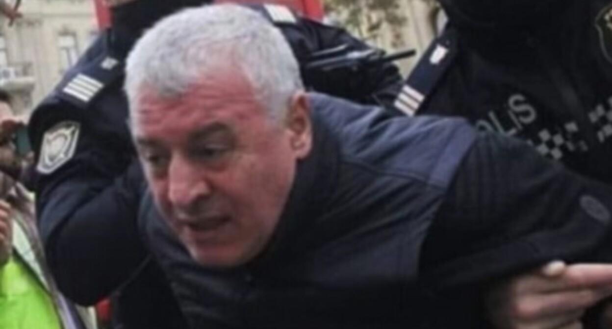 Кенан Зейналов во время задержания в октябре 2023 года. Фото: https://www.turan.az/ext/news/2023/10/free/Social/ru/9507.htm