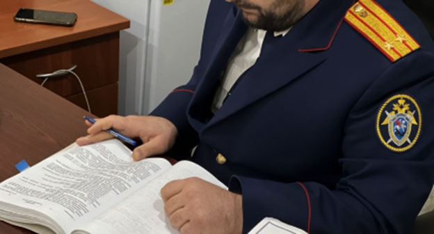 Сотрудник Следственного комитета. Фото: https://dagestan.sledcom.ru/news/item/2031312/
