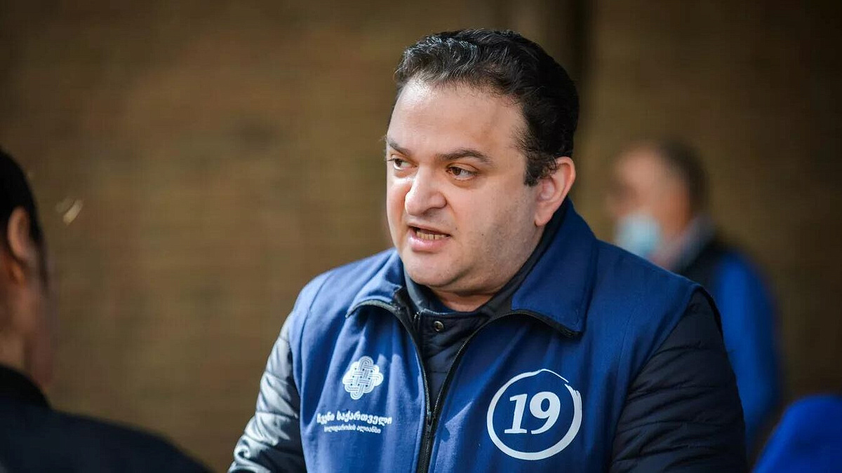 Гедеван Попхадзе. Фото: https://abbv.ru/news/obshchestvo/storonniki-gruzinskoy-oppozitsii-prodolzhayut-golodovku-u-zdaniya-parlamenta/