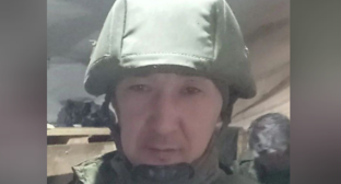 Роман Сарсенов. Скриншот фото из Telegram-канала администрации Володарского района от 14.12.25, https://t.me/regionvol/11606.