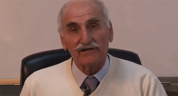 Магомед Шамилов. Скриншот видео https://www.youtube.com/live/vcKHpfFF8X8