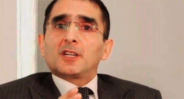 Мурад Султанлы. Скриншот фотографии со страницы Натига Адилова, 17 декабря 2025 г., https://www.facebook.com/photo/?fbid=10238936297361641&set=a.2117380289798 (компания Meta, владеющая социальной сетью, запрещена в России).