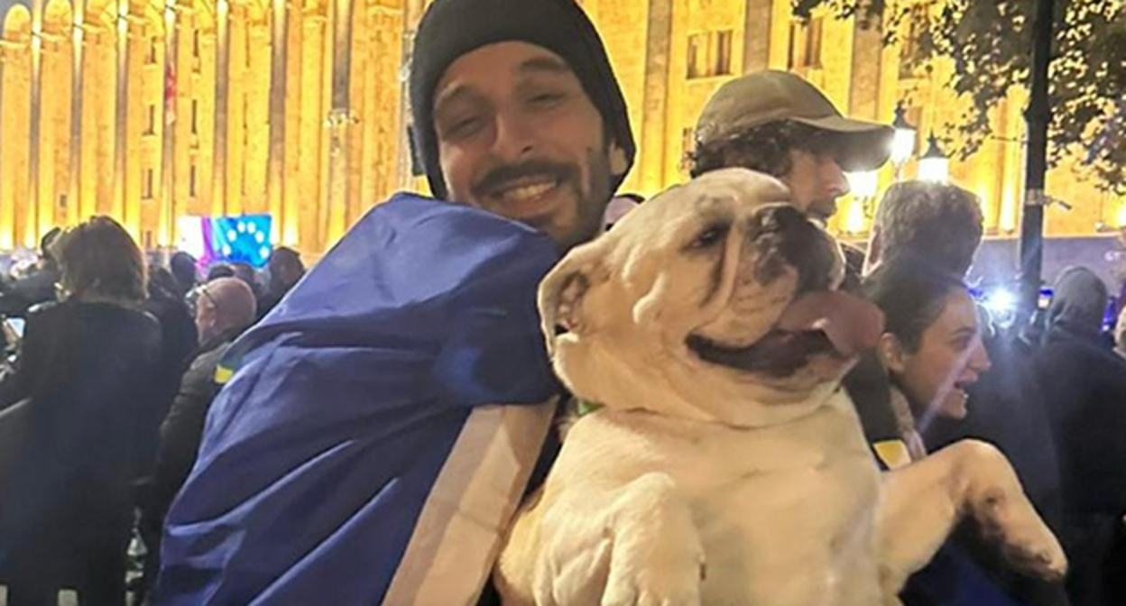 Сандро Мегрелишвили, арестованный по делу об блокировке тротуаров у парламента. Фото: Formula https://t.me/Tbilisi_life/44444