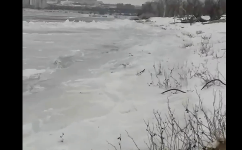 Дорога к пристани. Стоп-кадр видео https://t.me/newsv1/91350.

