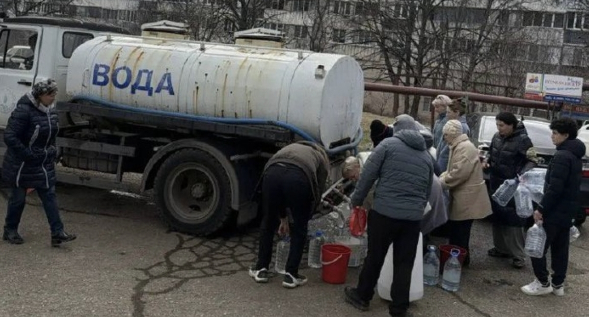 Подвоз воды жителям Пятигорска. Фото: Дмитрий Ворошилов / Telegram