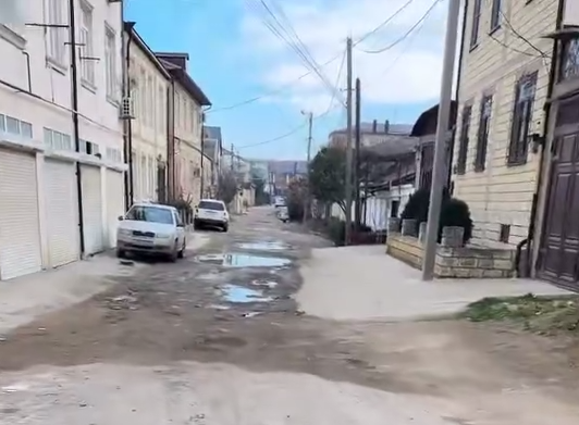 Кадр улица Коркмасова в Дербенте не ремонтировалась около 70 лет. Фото: Жемчужина юга / Telegram-канал